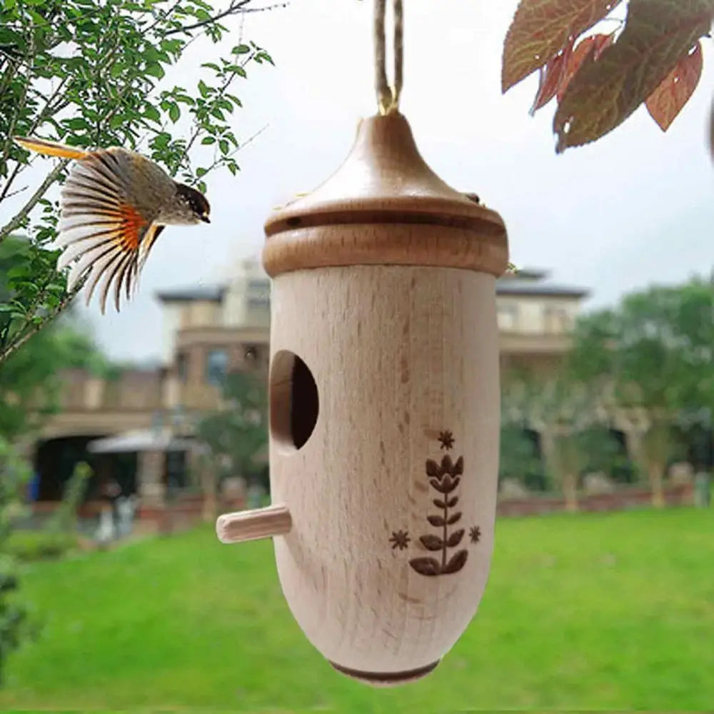Nichoir en bois suspendu Nest-oo Humming Haven pour colibris et moineaux, décoration naturelle pour jardin.